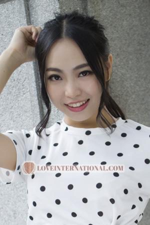 157210 - Jingyi Age: 32 - China