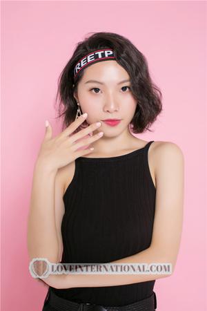 182714 - Danfeng Age: 28 - China