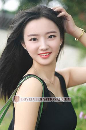 202346 - Vicky Age: 24 - China
