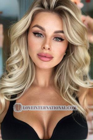 204247 - Alina Age: 25 - Russia