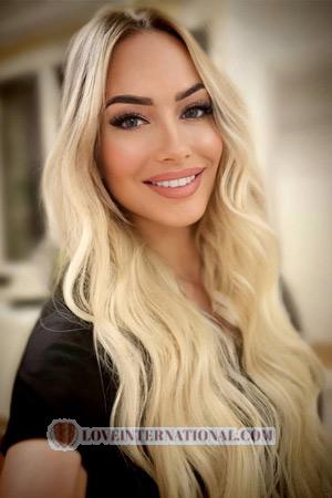210372 - Aliona Age: 37 - Austria