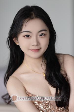 214181 - Yi Age: 21 - China